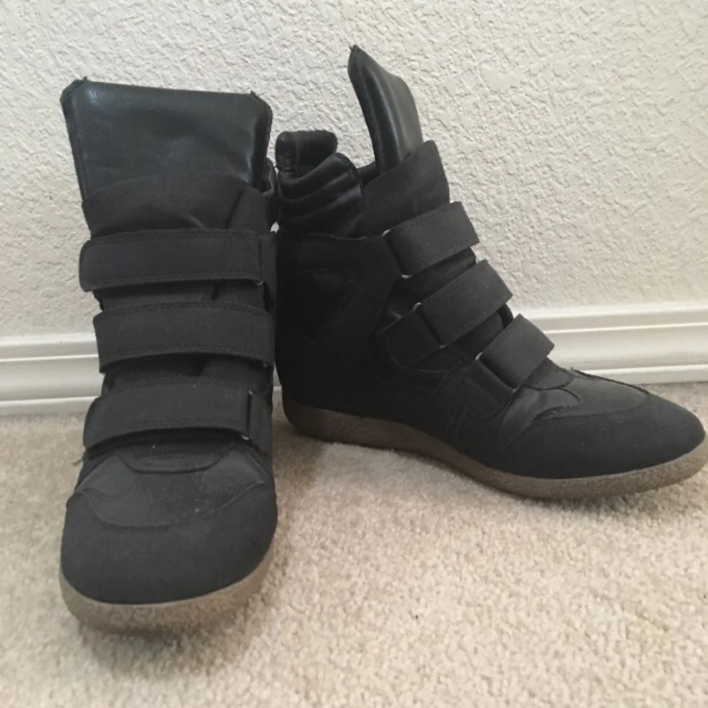Heeled fashion sneakers